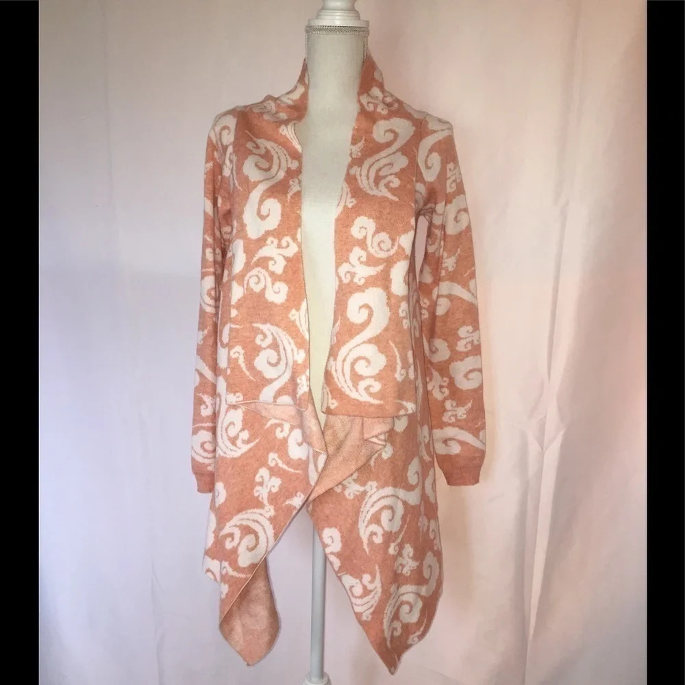 JOH Sz S/M Peach & Cream Waterfall Sweater